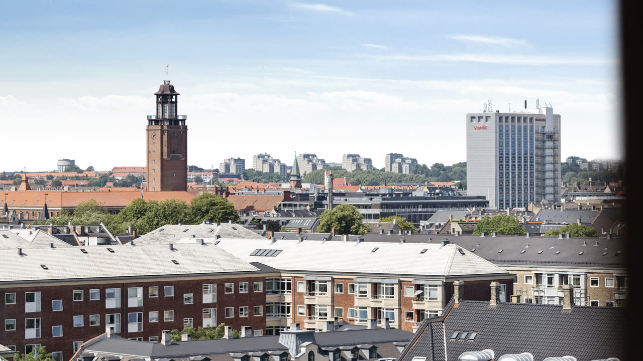 Stillbillede fra annoncen: udsigt mod Frederiksberg Rådhus